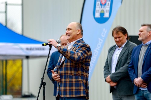 Dnes jsme v Nchod slavnostn oteveli novou tenisovou halu!