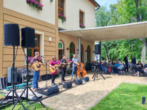 L�ze�sk� jarmark odstartoval Kulturn� l�to v Mal�ch l�zn�ch!
